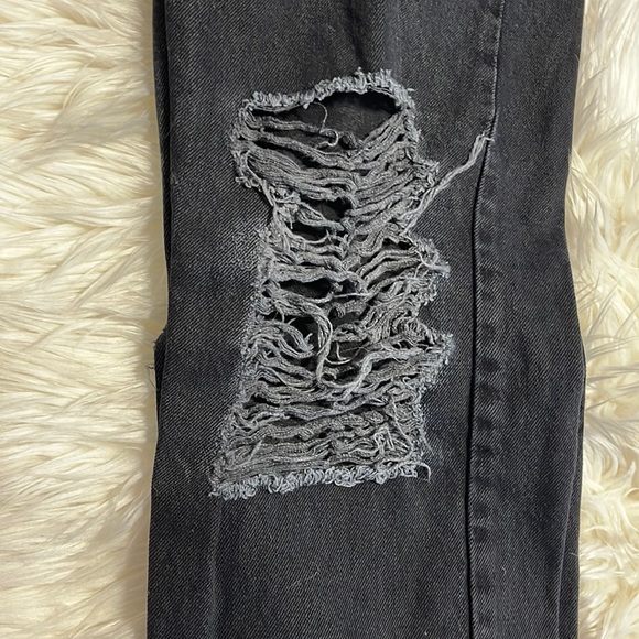 reworked Levi’s boyfriend jeans with overlapping front - Picture 9 of 10